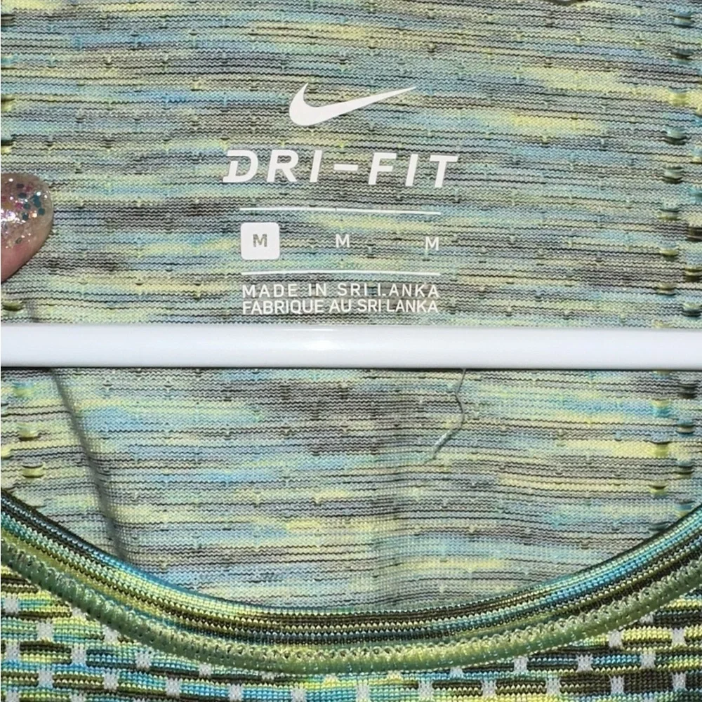 Nike Women's Dri-Fit Multicolor Short Sleeve Tee size M EUC‎